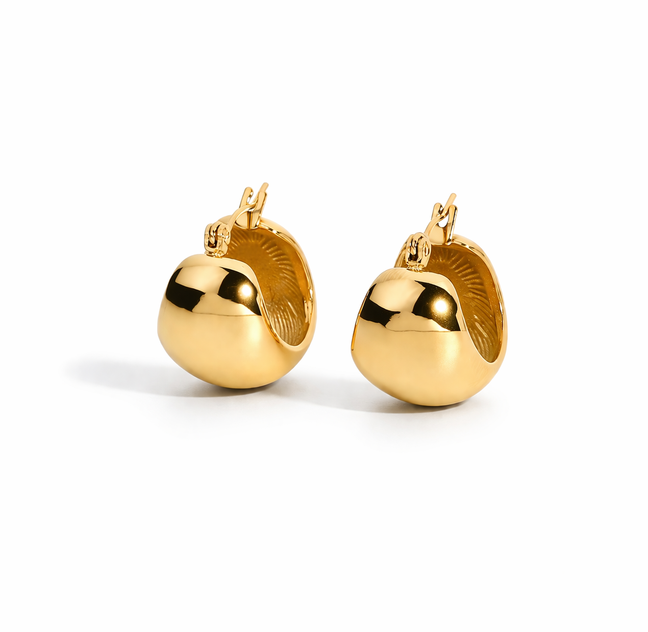 Bold Huggie Hoops (Gold)