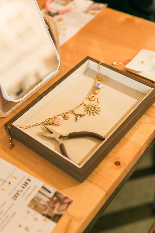 Charm Jewelry Workshop at Monday’s Cafe ☕️