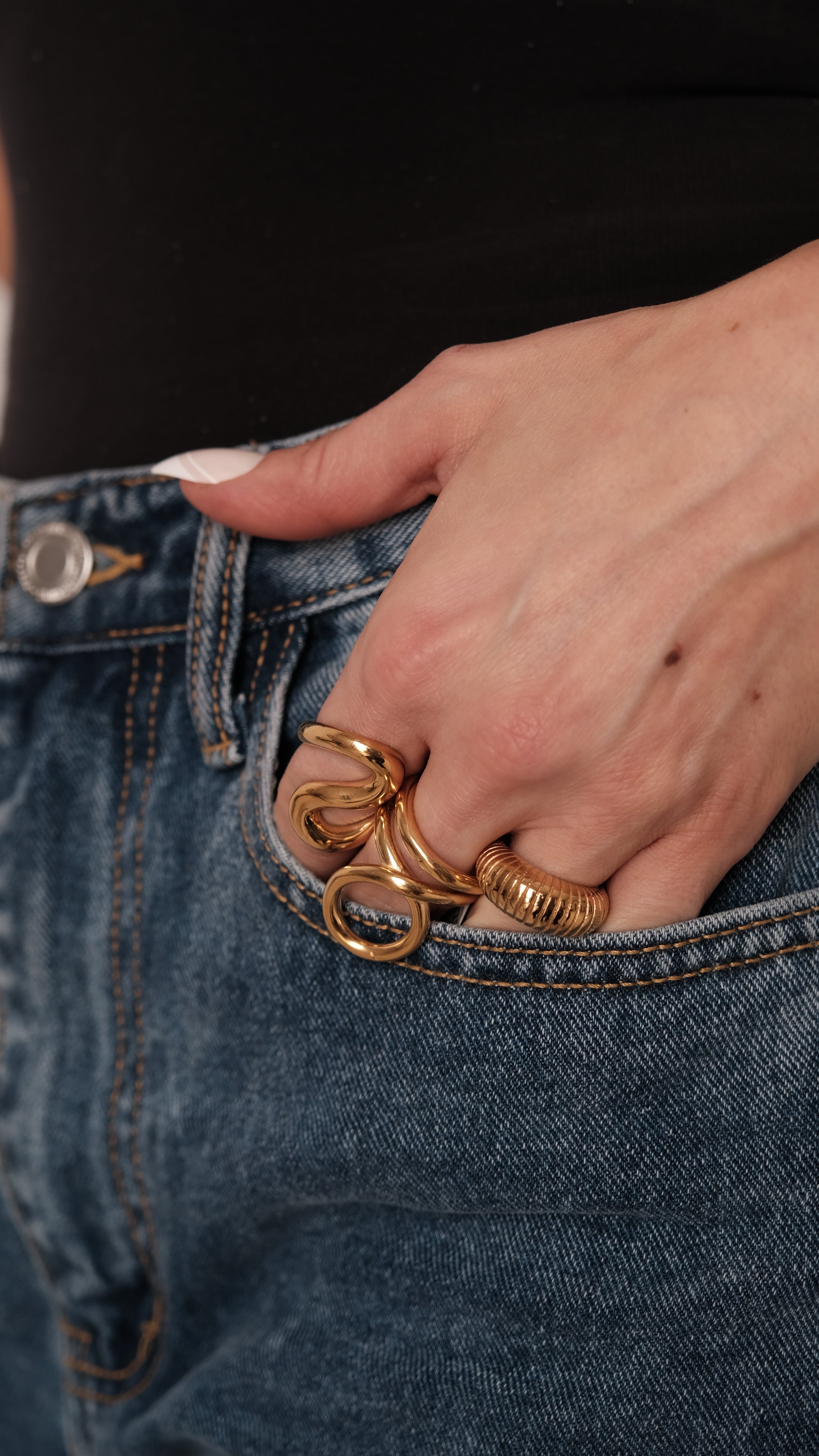 Serpentine Flow Ring
